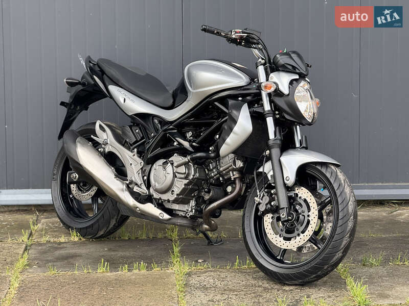 Suzuki Gladius 400 2012