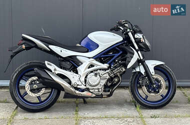 Мотоцикл Без обтекателей (Naked bike) Suzuki Gladius 400 2012 в 