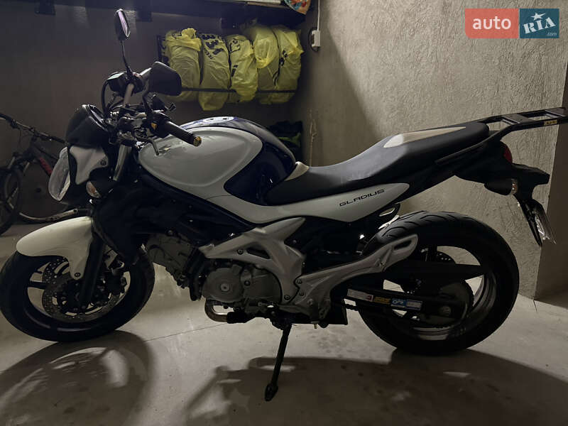 Мотоцикл Без обтекателей (Naked bike) Suzuki Gladius 400 2009 в Виннице