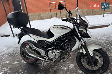 Мотоцикл Без обтекателей (Naked bike) Suzuki Gladius 400 2012 в Сновске