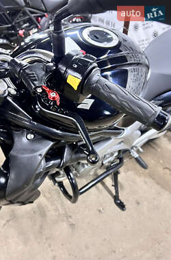 Мотоцикл Спорт-туризм Suzuki Gladius 650 2010 в 