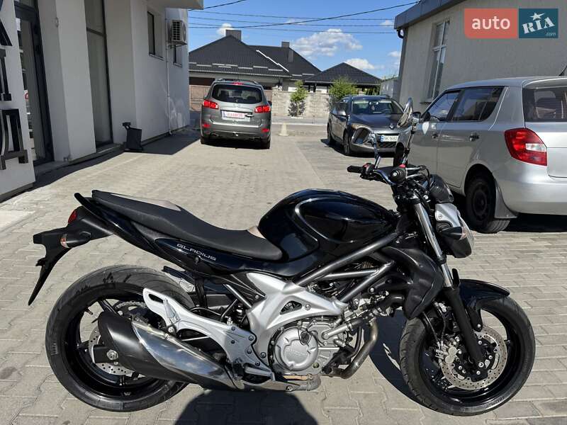 Мотоцикл Без обтекателей (Naked bike) Suzuki Gladius 650 2010 в Ровно фото 10 Мотоцикл Без обтекателей (Naked bike) Suzuki Gladius 650 2010 в Ровно