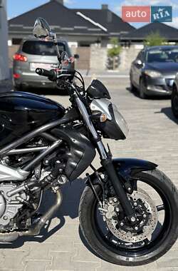 Мотоцикл Без обтекателей (Naked bike) Suzuki Gladius 650 2010 в 