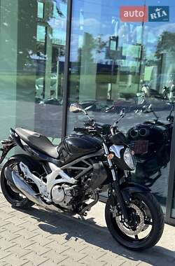 Мотоцикл Без обтекателей (Naked bike) Suzuki Gladius 650 2010 в 