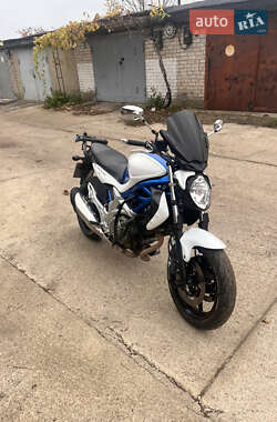 Мотоцикл Классік Suzuki Gladius 650 2009 в Южноукраїнську