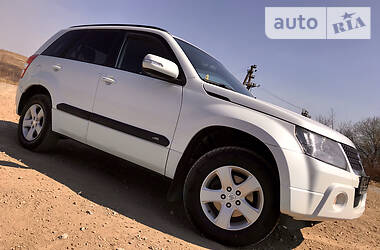 Позашляховик / Кросовер Suzuki Grand Vitara 2010 в 