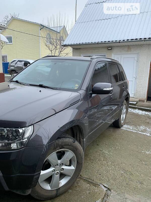 Внедорожник / Кроссовер Suzuki Grand Vitara 2010 в 