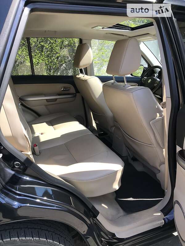 Седан Suzuki Grand Vitara 2012 в Киеве