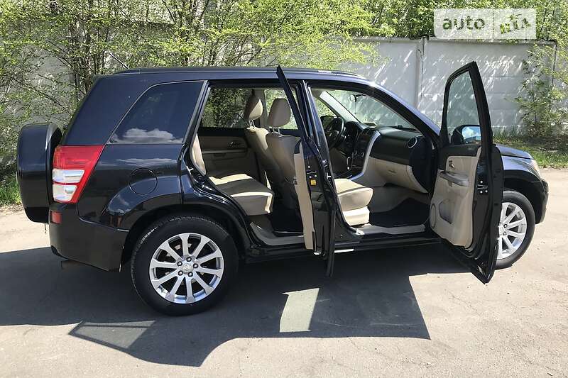 Седан Suzuki Grand Vitara 2012 в Киеве