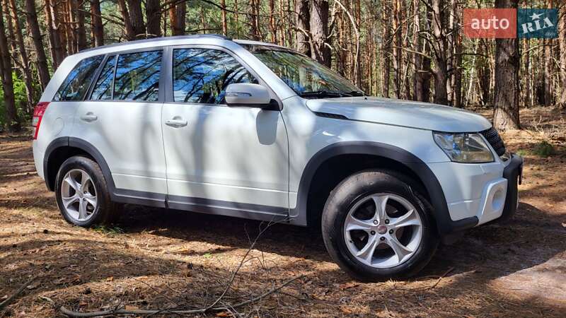 Внедорожник / Кроссовер Suzuki Grand Vitara 2012 в Киеве