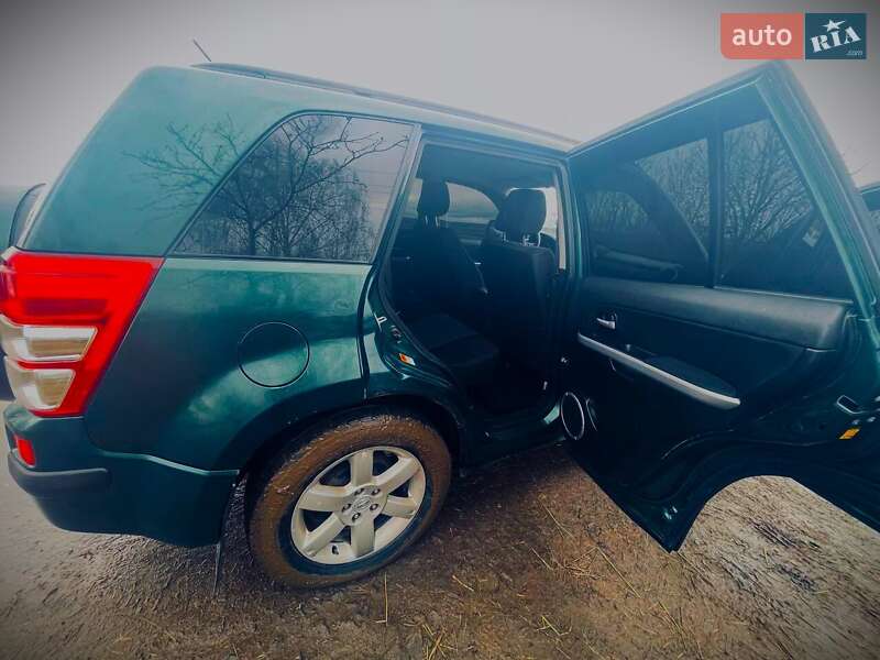 Позашляховик / Кросовер Suzuki Grand Vitara 2008 в Умані