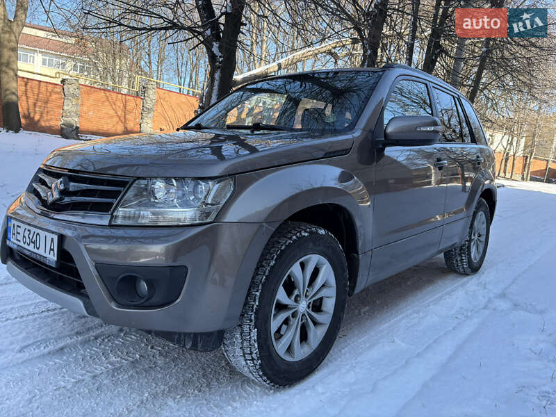 Позашляховик / Кросовер Suzuki Grand Vitara 2015 в 