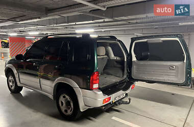 Внедорожник / Кроссовер Suzuki Grand Vitara 2001 в 