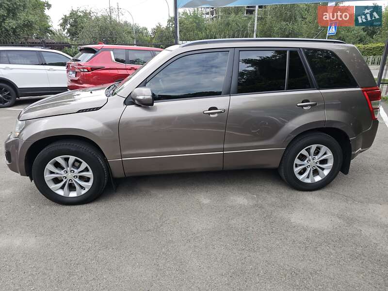 Позашляховик / Кросовер Suzuki Grand Vitara 2013 в Києві