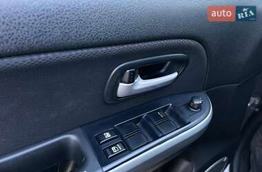 Внедорожник / Кроссовер Suzuki Grand Vitara 2011 в 