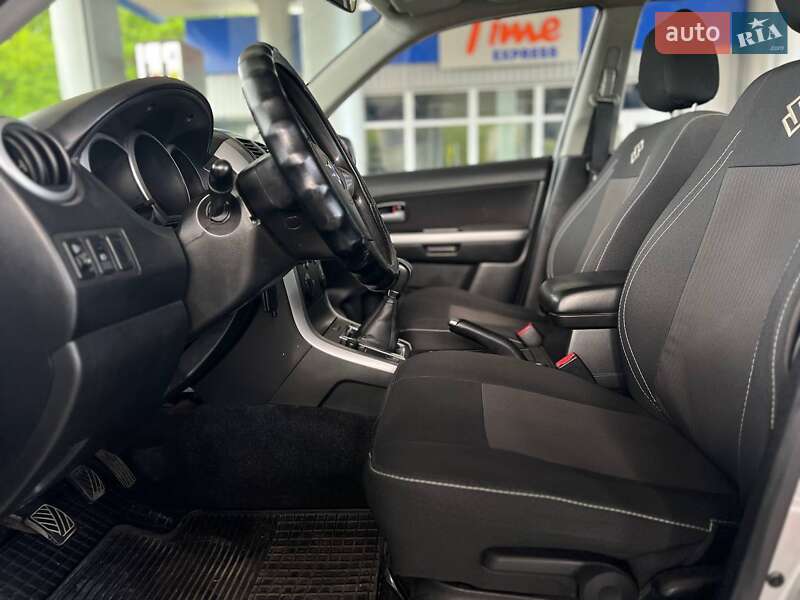 Позашляховик / Кросовер Suzuki Grand Vitara 2008 в Миколаєві