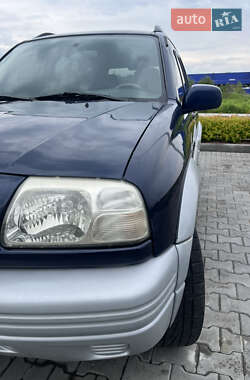 Позашляховик / Кросовер Suzuki Grand Vitara 2001 в 