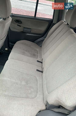 Позашляховик / Кросовер Suzuki Grand Vitara 2001 в 