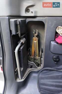 Внедорожник / Кроссовер Suzuki Grand Vitara 2004 в 