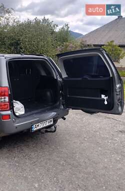 Позашляховик / Кросовер Suzuki Grand Vitara 2007 в 