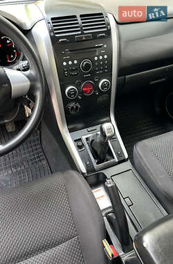 Позашляховик / Кросовер Suzuki Grand Vitara 2009 в 