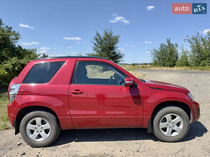 Внедорожник / Кроссовер Suzuki Grand Vitara 2013 в Софиевке