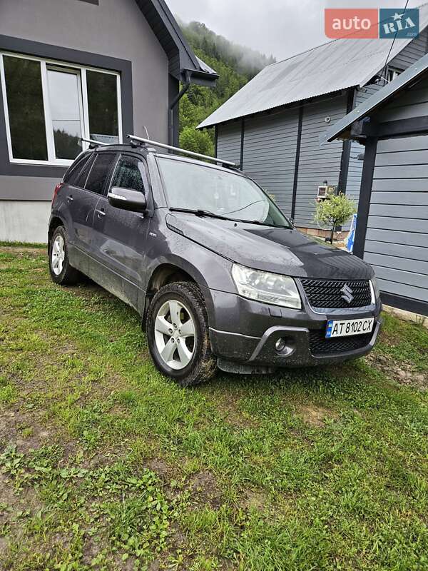 Внедорожник / Кроссовер Suzuki Grand Vitara 2011 в Яремче