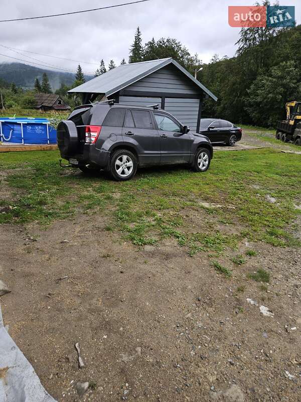 Внедорожник / Кроссовер Suzuki Grand Vitara 2011 в Яремче