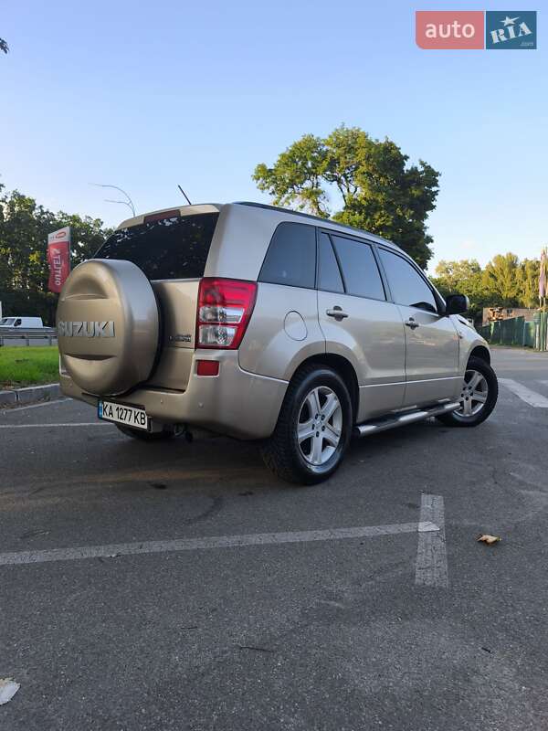 Внедорожник / Кроссовер Suzuki Grand Vitara 2006 в Киеве