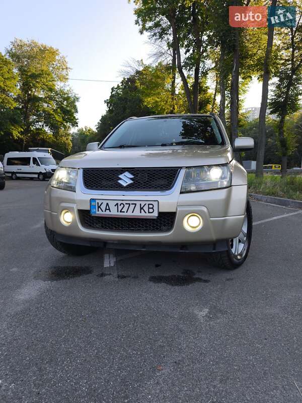 Внедорожник / Кроссовер Suzuki Grand Vitara 2006 в Киеве