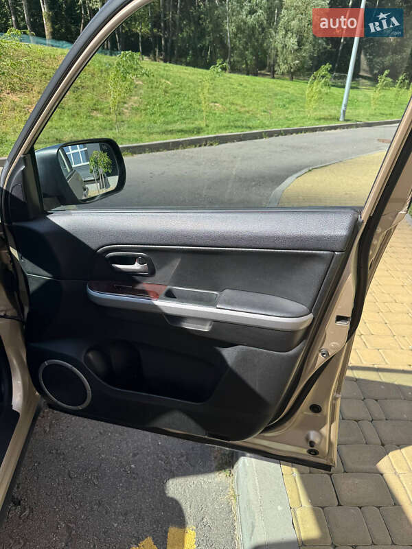 Позашляховик / Кросовер Suzuki Grand Vitara 2007 в Києві