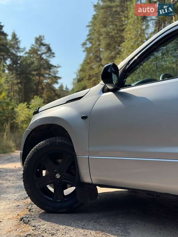 Позашляховик / Кросовер Suzuki Grand Vitara 2006 в Конотопі