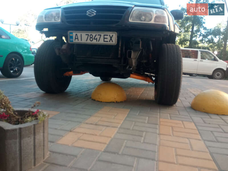 Позашляховик / Кросовер Suzuki Grand Vitara 2003 в Києві