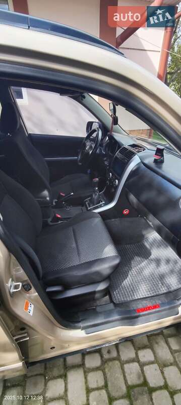 Внедорожник / Кроссовер Suzuki Grand Vitara 2006 в Каменец-Подольском фото 2 Внедорожник / Кроссовер Suzuki Grand Vitara 2006 в Каменец-Подольском