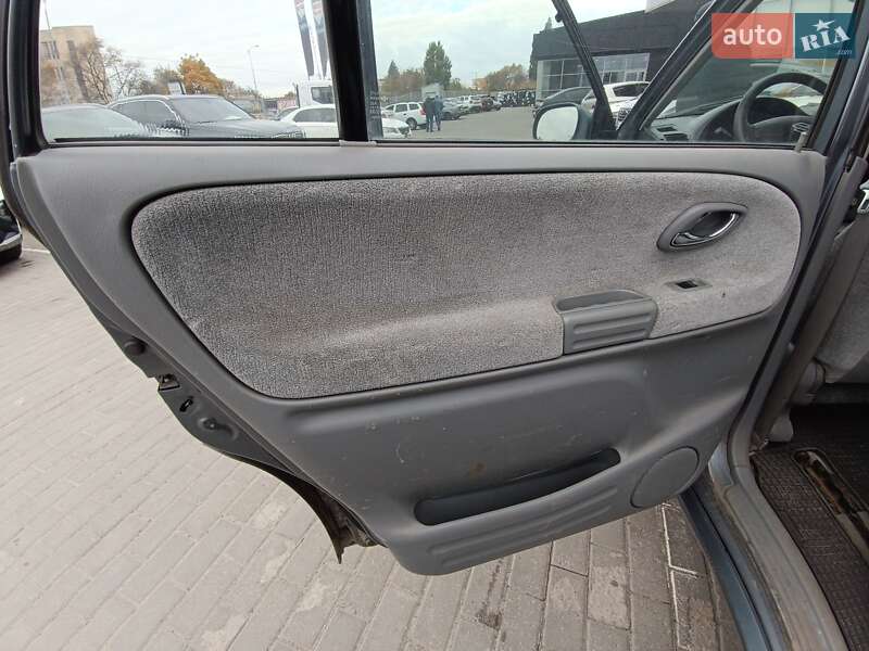 Внедорожник / Кроссовер Suzuki Grand Vitara 2004 в Полтаве фото 11 Внедорожник / Кроссовер Suzuki Grand Vitara 2004 в Полтаве