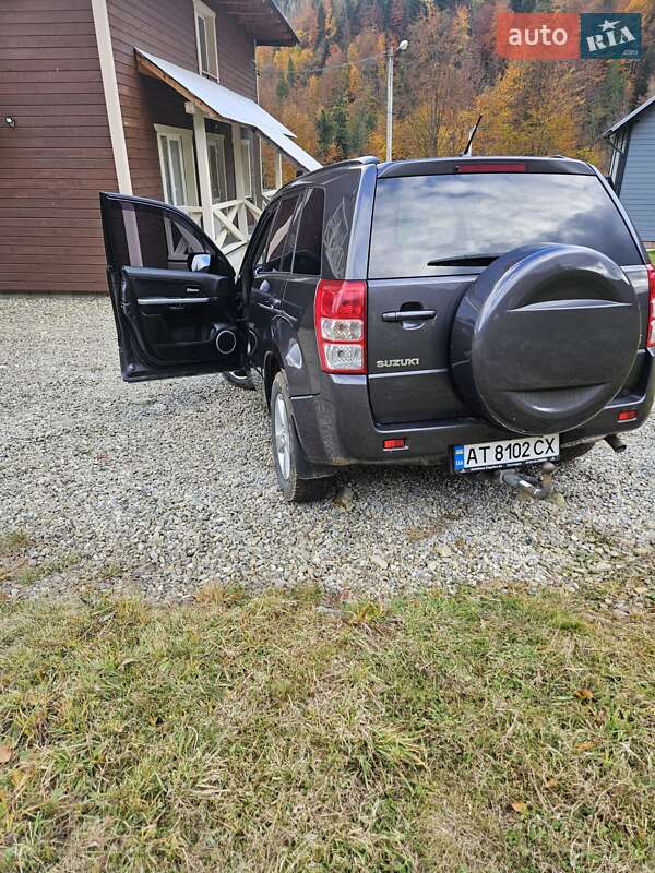 Внедорожник / Кроссовер Suzuki Grand Vitara 2011 в Яремче