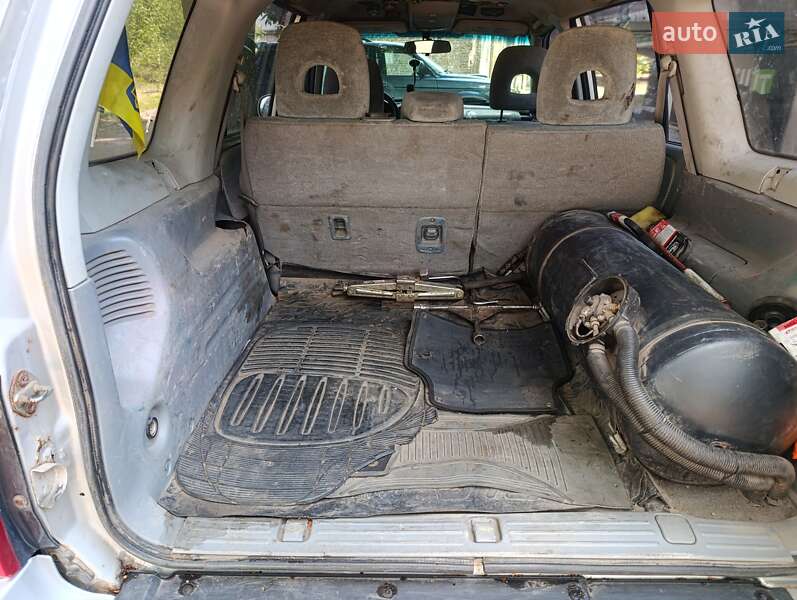 Внедорожник / Кроссовер Suzuki Grand Vitara 2003 в Днепре фото 18 Внедорожник / Кроссовер Suzuki Grand Vitara 2003 в Днепре