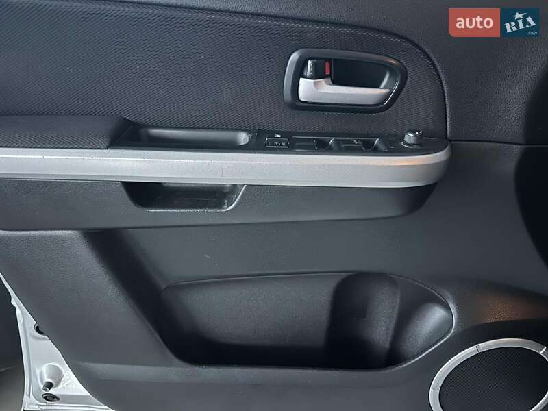 Внедорожник / Кроссовер Suzuki Grand Vitara 2008 в Одессе фото 17 Внедорожник / Кроссовер Suzuki Grand Vitara 2008 в Одессе