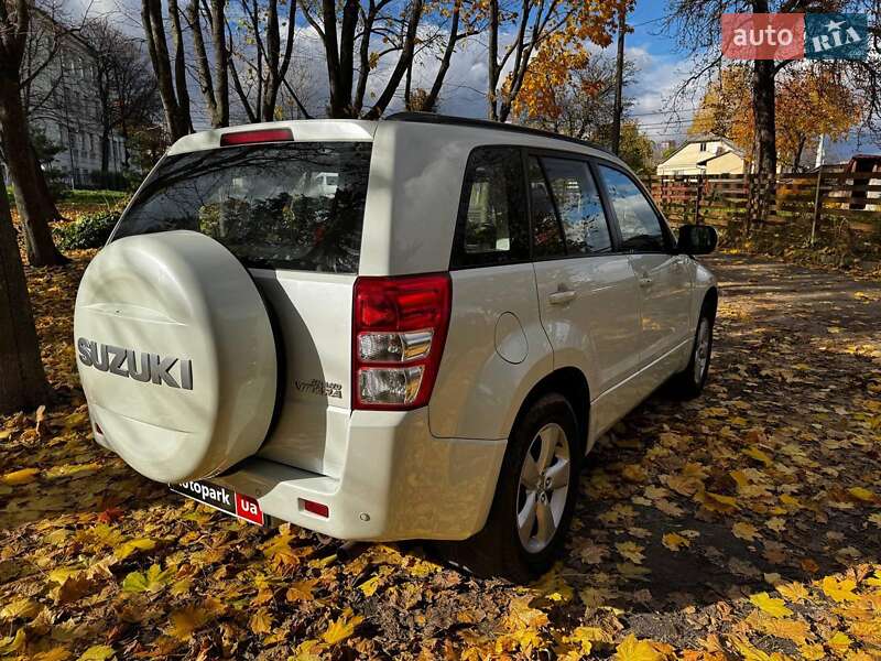Внедорожник / Кроссовер Suzuki Grand Vitara 2010 в Киеве фото 6 Внедорожник / Кроссовер Suzuki Grand Vitara 2010 в Киеве