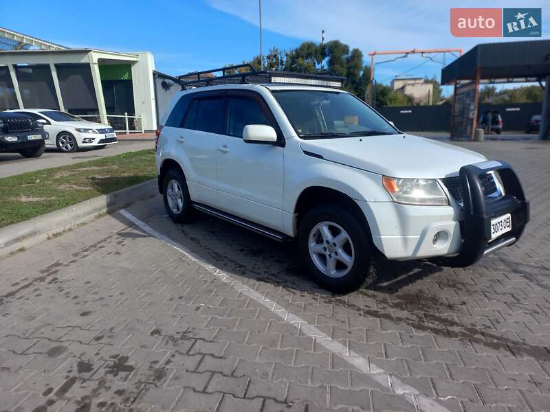 Внедорожник / Кроссовер Suzuki Grand Vitara 2012 в Василькове