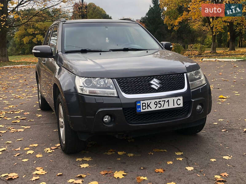 Внедорожник / Кроссовер Suzuki Grand Vitara 2011 в Ровно