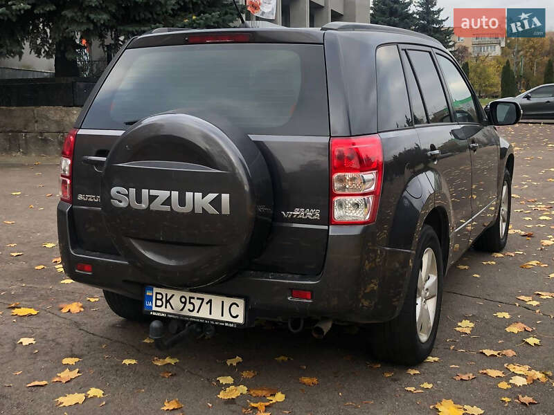 Внедорожник / Кроссовер Suzuki Grand Vitara 2011 в Ровно