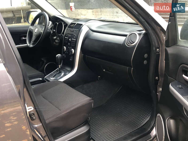 Внедорожник / Кроссовер Suzuki Grand Vitara 2011 в Ровно