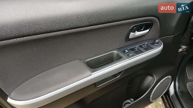 Внедорожник / Кроссовер Suzuki Grand Vitara 2011 в Харькове