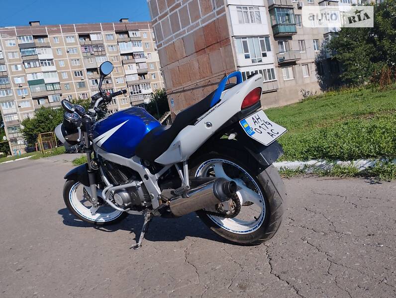 Мотоцикл Спорт-туризм Suzuki GS 500 2004 в Покровском