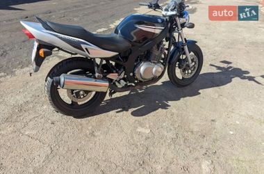 Мотоцикл Багатоцільовий (All-round) Suzuki GS 500 2006 в Рівному