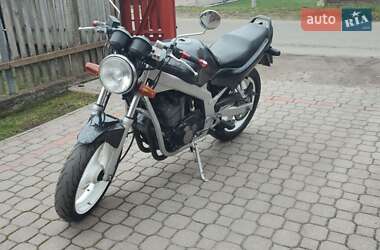 Мотоцикл Классик Suzuki GS 500E 1990 в Киверцах