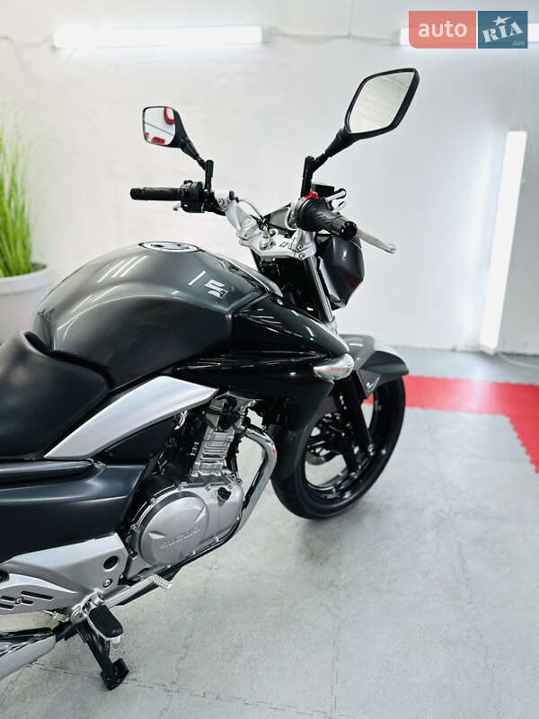 Спортбайк Suzuki GSR 250 2013 в Одессе