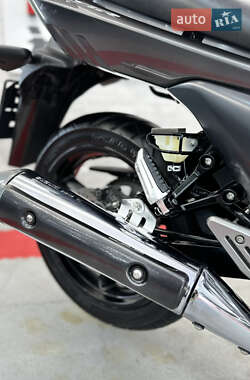 Спортбайк Suzuki GSR 250 2013 в 