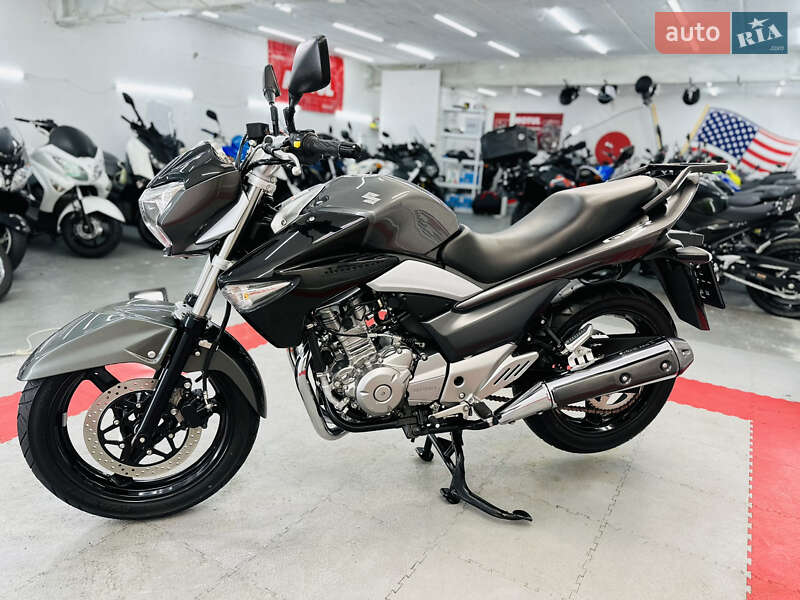 Спортбайк Suzuki GSR 250 2013 в Одессе
